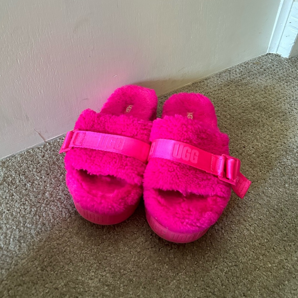 Women’s UGGS Flaffita Slippers in Taffy Pink